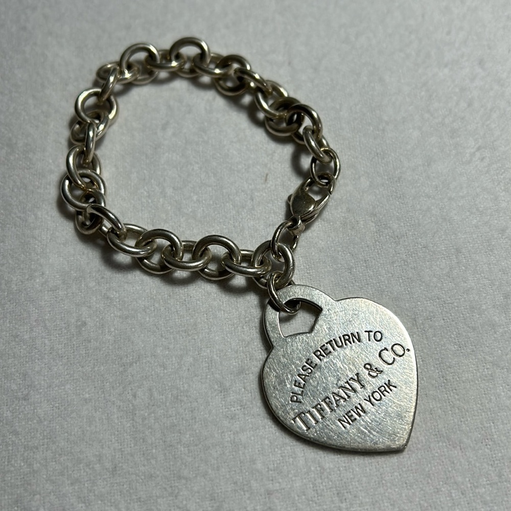 Tiffany and Co. 925 Sterling silver return to Tiffany chainlink bracelet 8.5